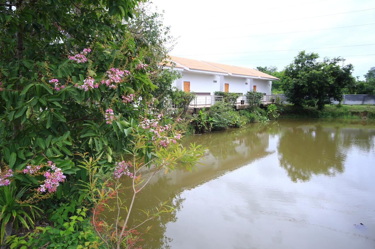 Baanpooya Hotel&Resort Tak Exterior foto